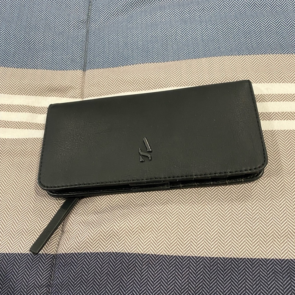 Black medium wallet